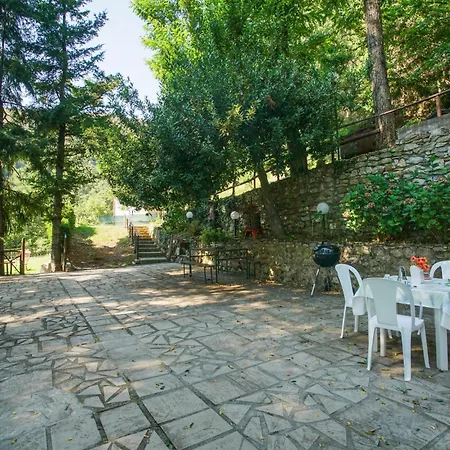 Stunning In Ne With Kitchen 度假居