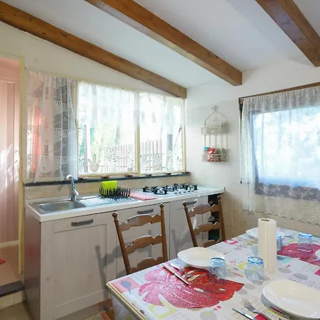 Stunning In Ne With Kitchen